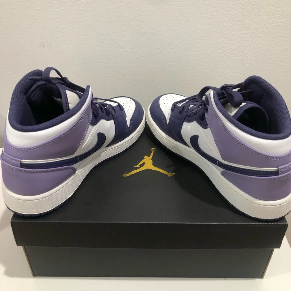Nike Kids' Air Jordan 1 Mid - Purple & White